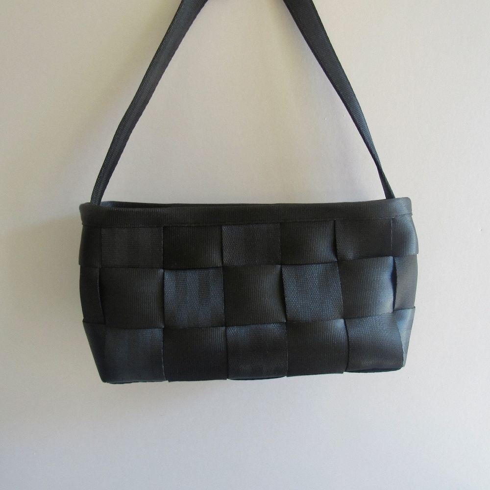 Harveys Seatbelt handbag Shoulder Bag Baguette Black 10" Wide